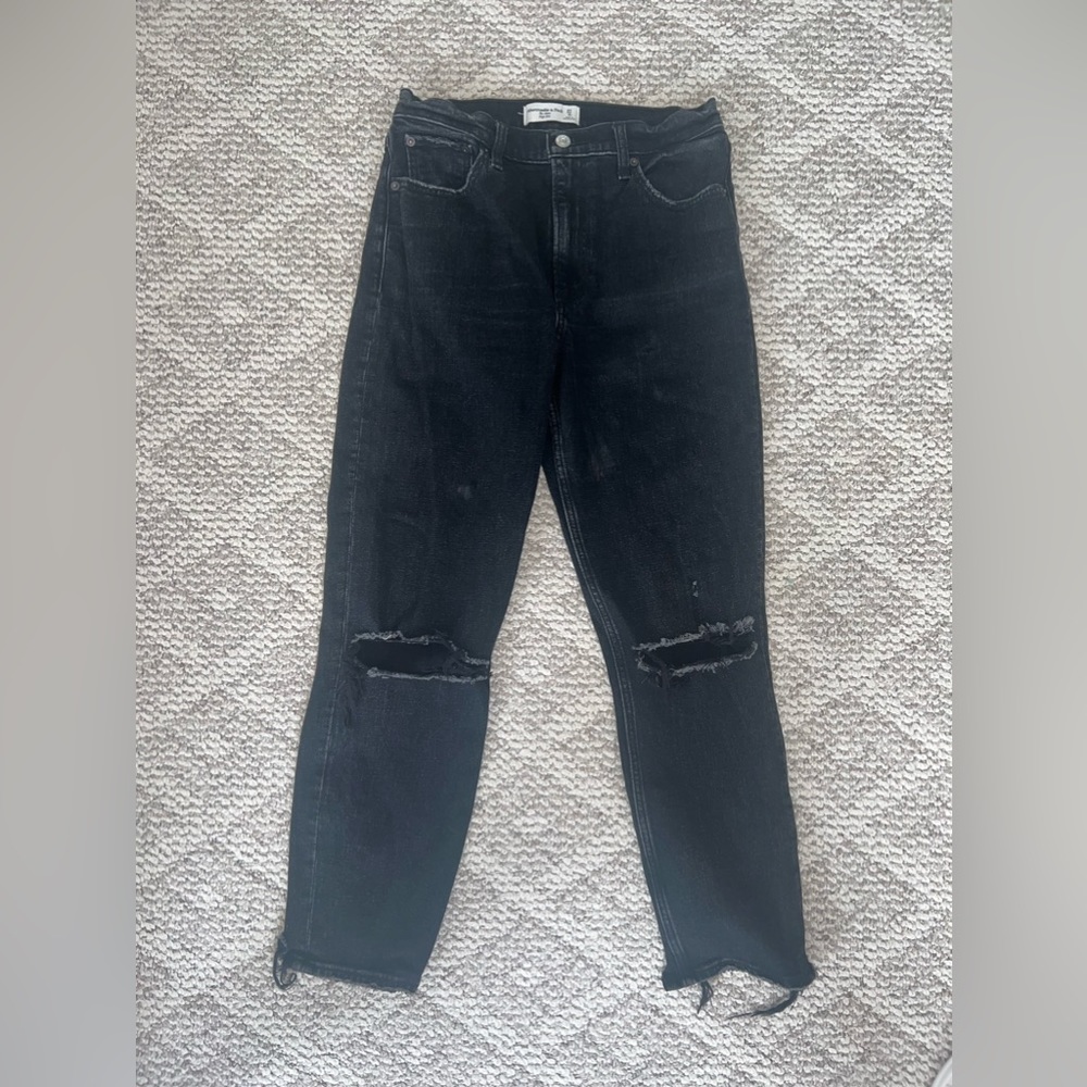 Abercrombie Curve Love High Rise Mom Jeans in black